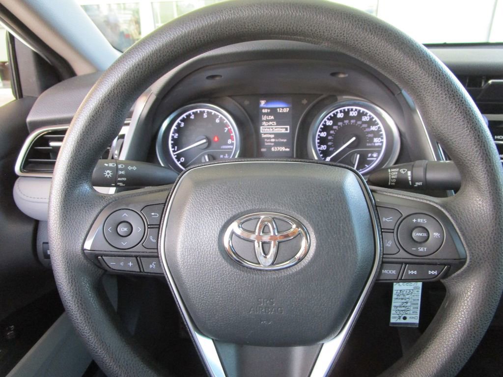 Used 2020 Toyota Camry LE image 24