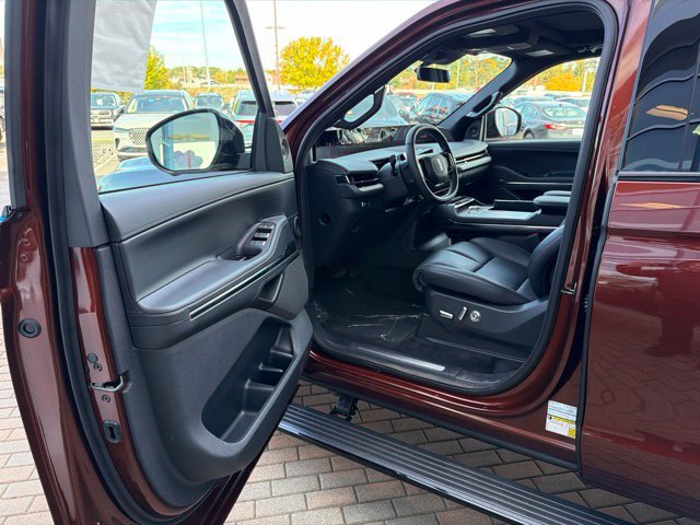 New 2027 Lincoln Navigator Reserve AWD/4WD image 13