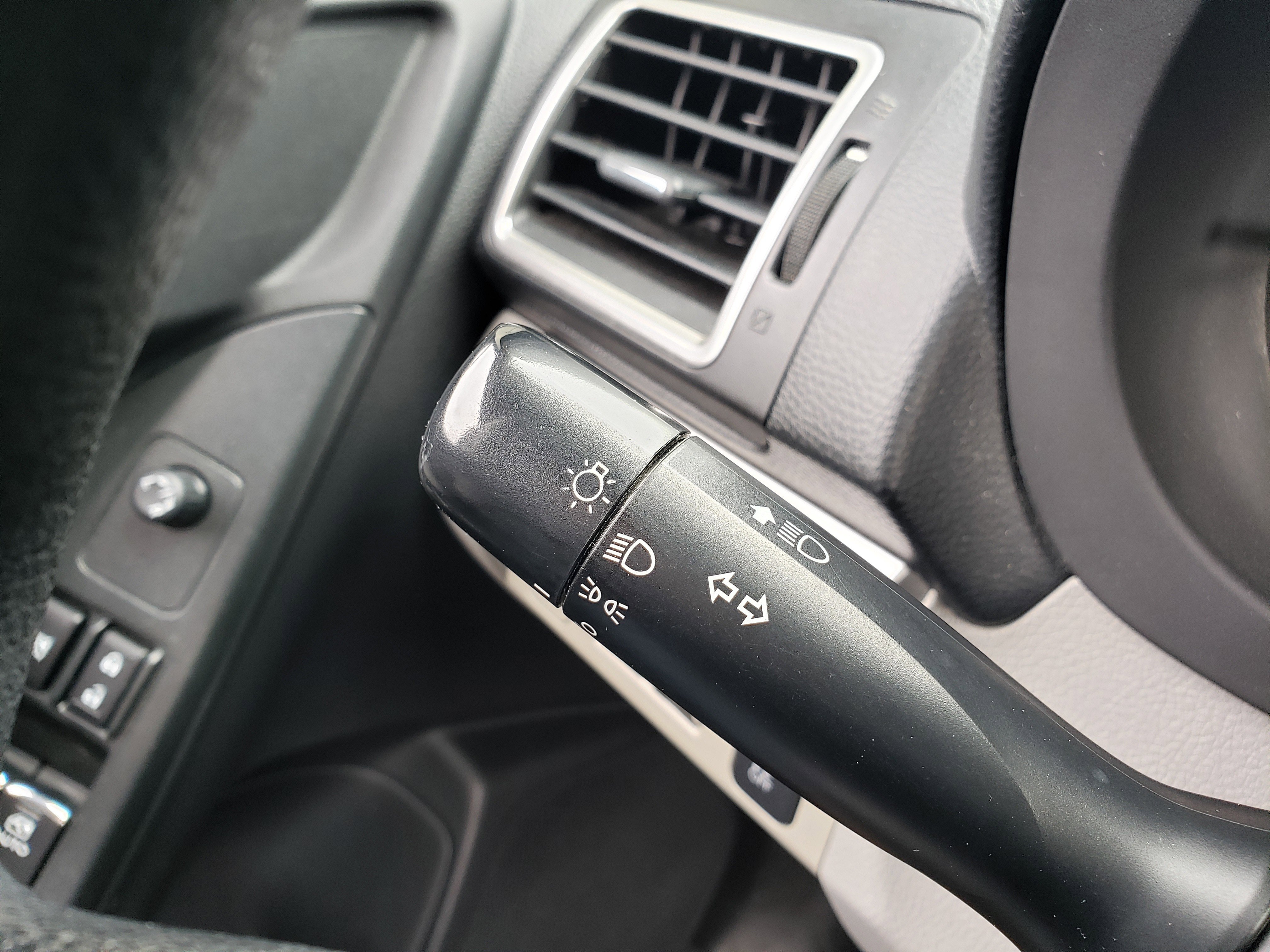 Used 2018 Subaru Forester 2.5i w/ Alloy Wheel Package image 16