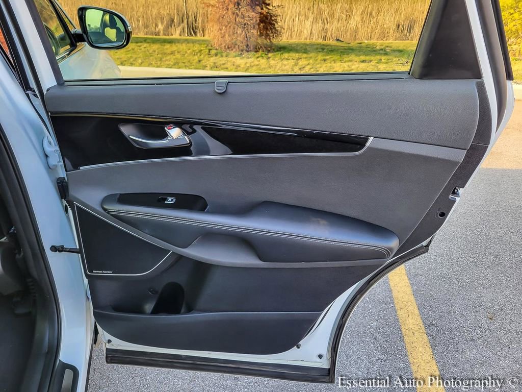 Used 2019 Kia Sorento SX image 33