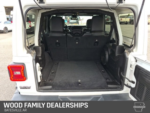 Used 2019 Jeep Wrangler Unlimited Sahara image 9