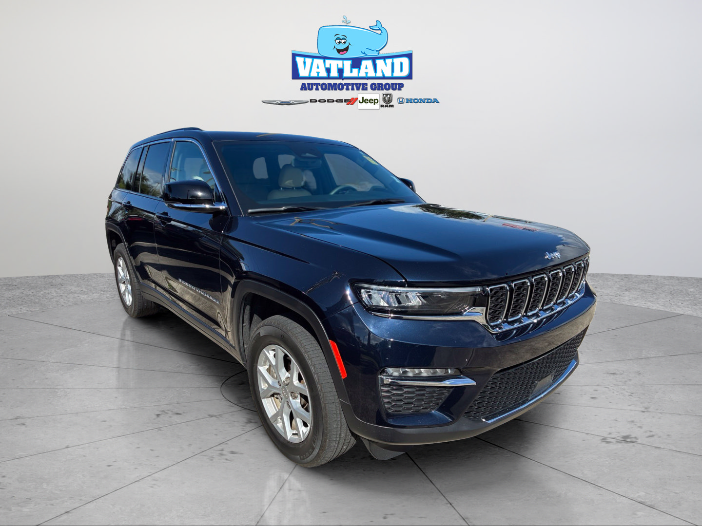 Certified 2023 Jeep Grand Cherokee Limited w/ Trailer Tow Prep Group (B) AWD/4WD image 19