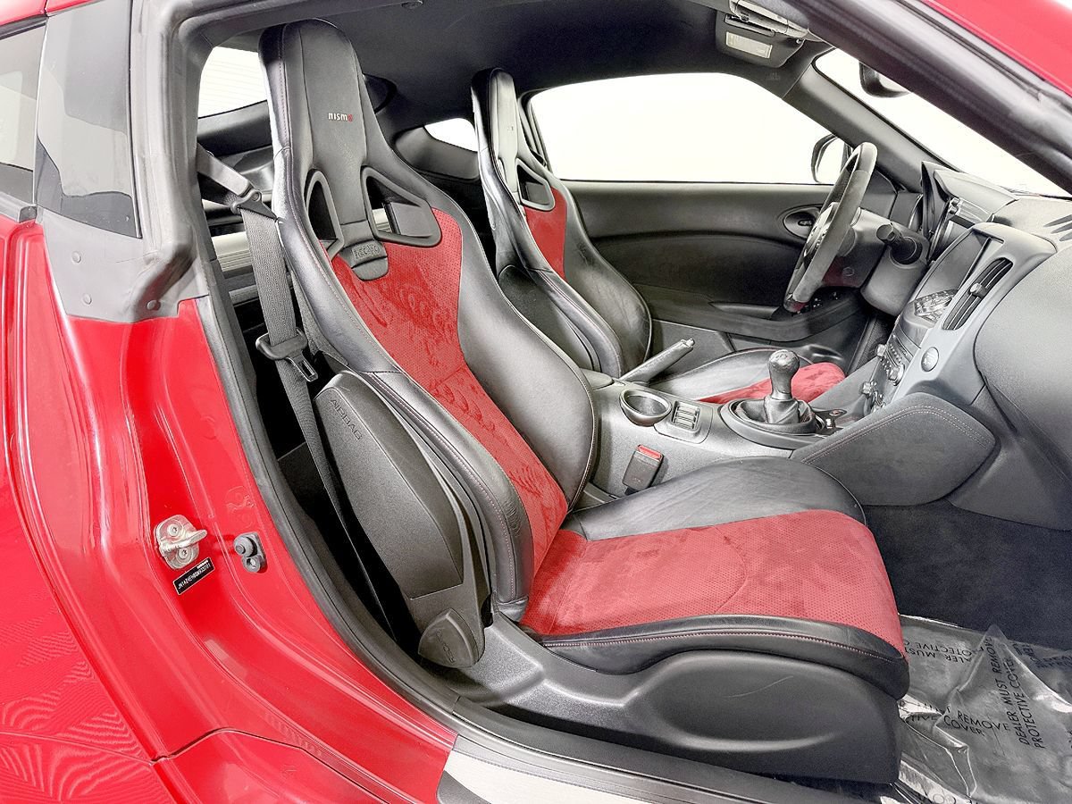 Used 2016 Nissan 370Z NISMO RWD image 42
