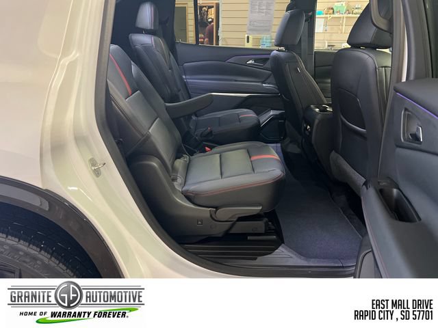 Used 2024 Chevrolet Traverse RS AWD/4WD image 37