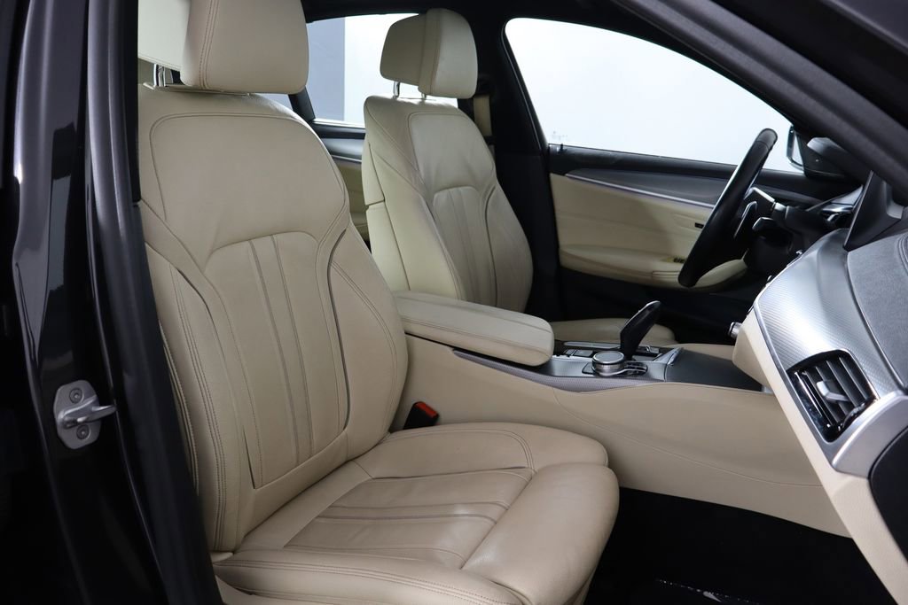 Used 2019 BMW M550i xDrive image 19