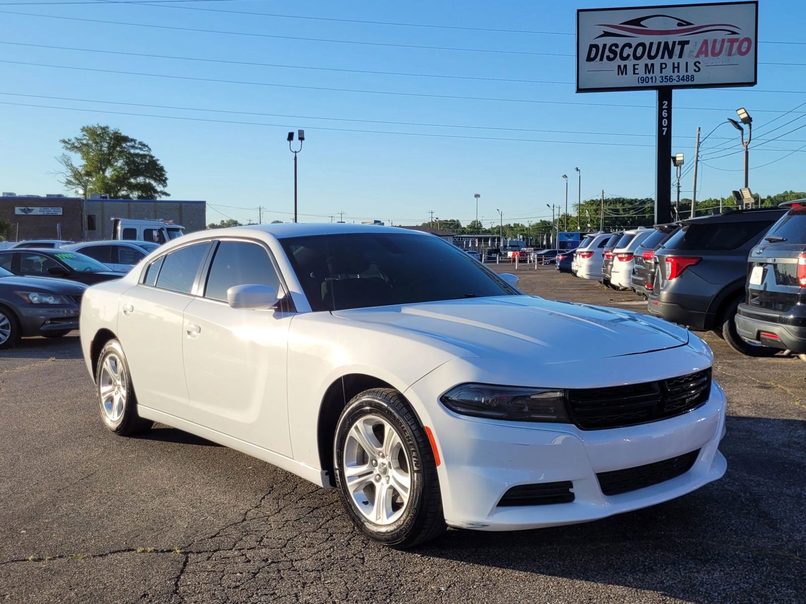 Used 2022 Dodge Charger SXT RWD image 2