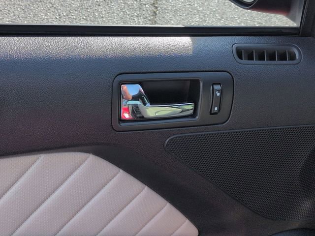 Used 2013 Ford Mustang Premium image 13
