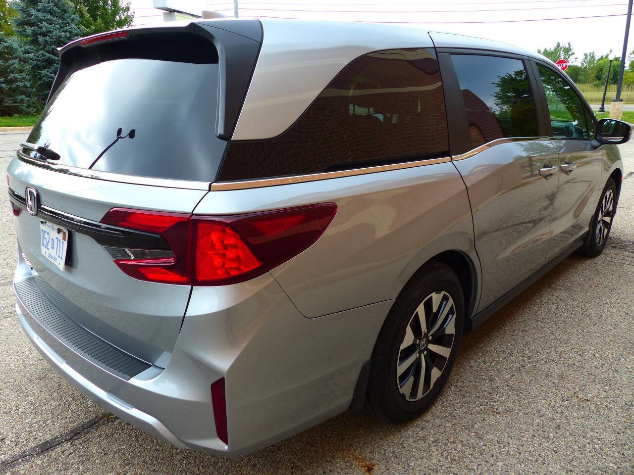 Used 2025 Honda Odyssey EX-L image 11