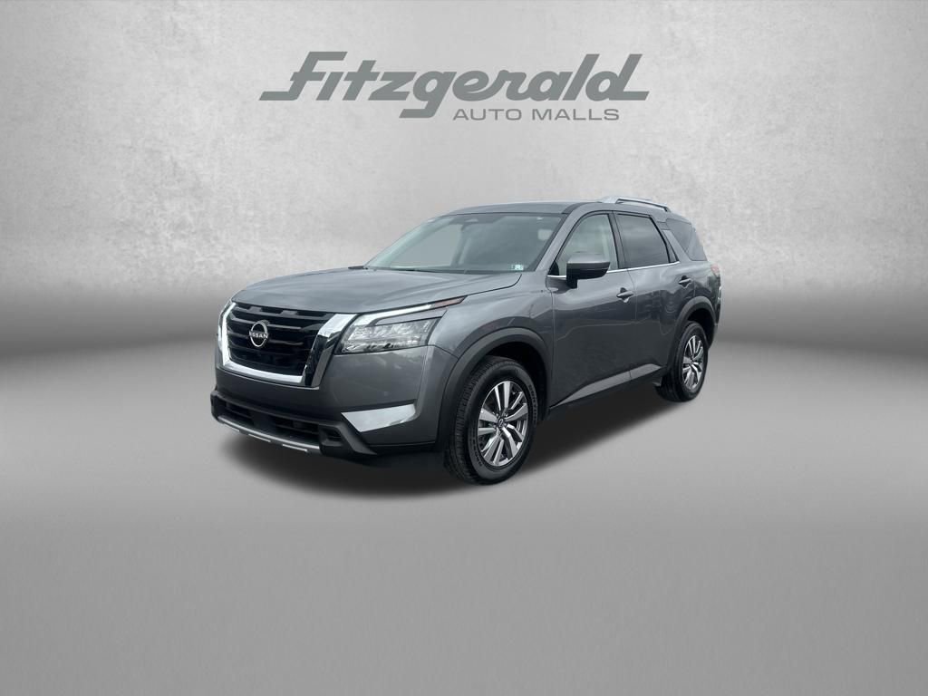 Used 2025 Nissan Pathfinder SL image 3