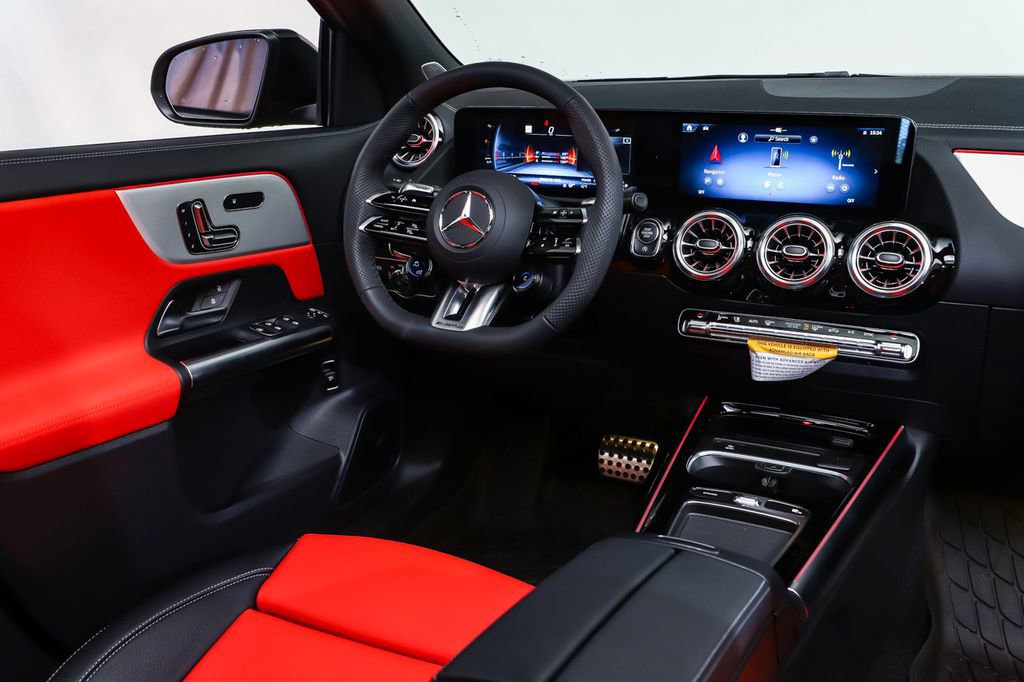 New 2026 Mercedes-Benz GLA 35 AMG 4MATIC image 12