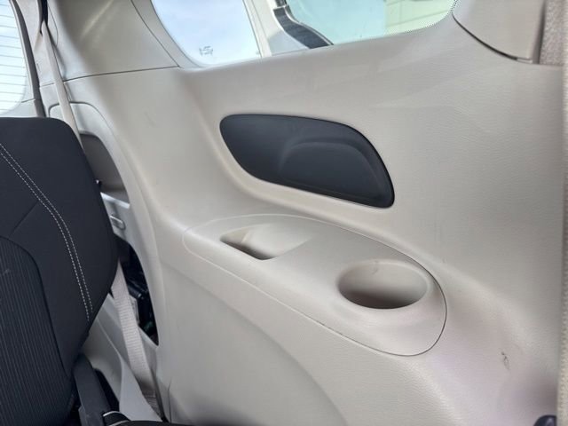 Used 2023 Chrysler Voyager LX image 15