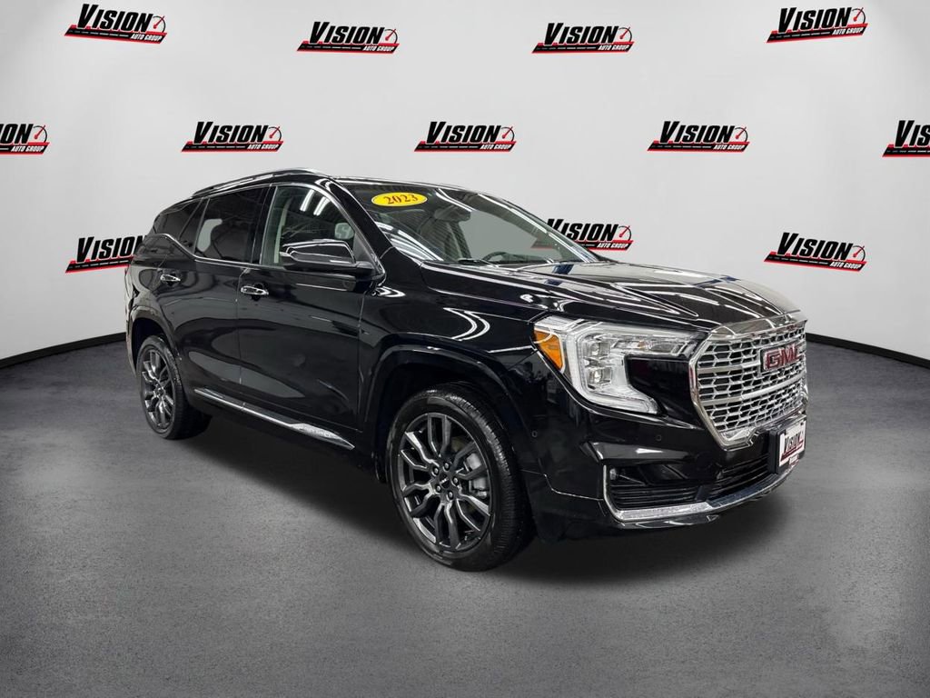 Used 2023 GMC Terrain Denali w/ Black Diamond Edition image 3