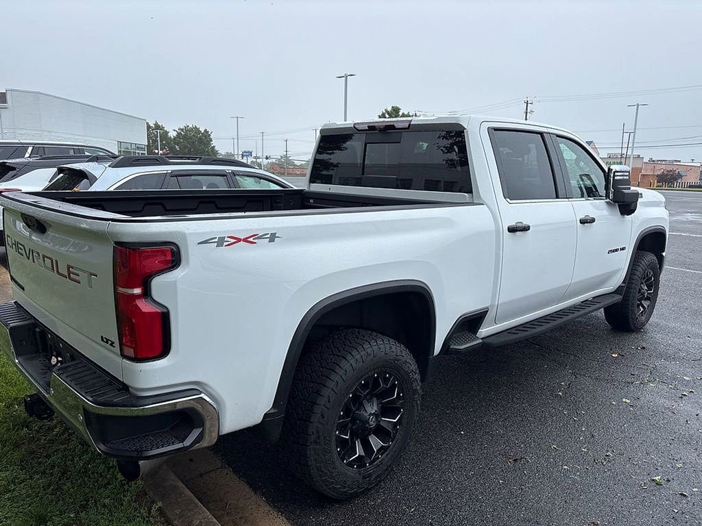 Used 2024 Chevrolet Silverado 2500 LTZ w/ LTZ Premium Package AWD/4WD image 11