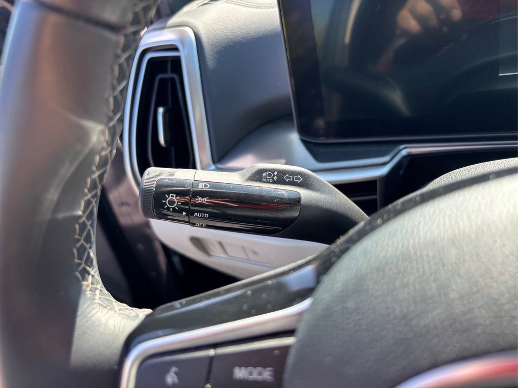 Certified 2025 Kia Sorento S image 23