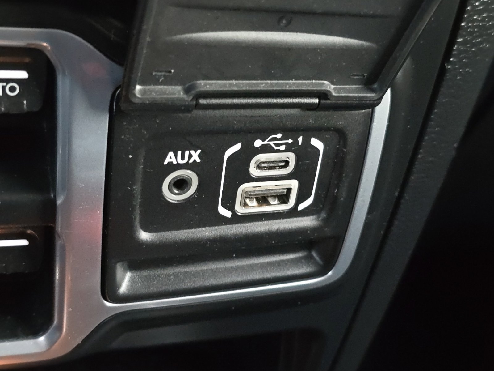 Used 2018 Jeep Wrangler Unlimited Sport S image 9