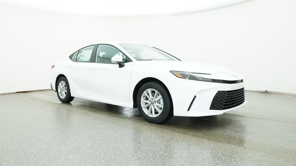 Used 2025 Toyota Camry LE image 30