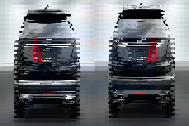 Used 2024 Cadillac XT5 Premium Luxury image 3