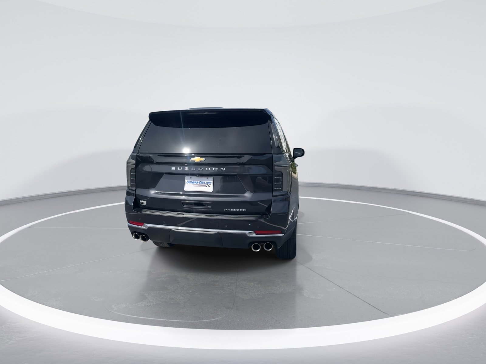 Used 2025 Chevrolet Suburban Premier RWD image 8