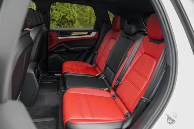 Used 2024 Porsche Cayenne AWD/4WD image 52