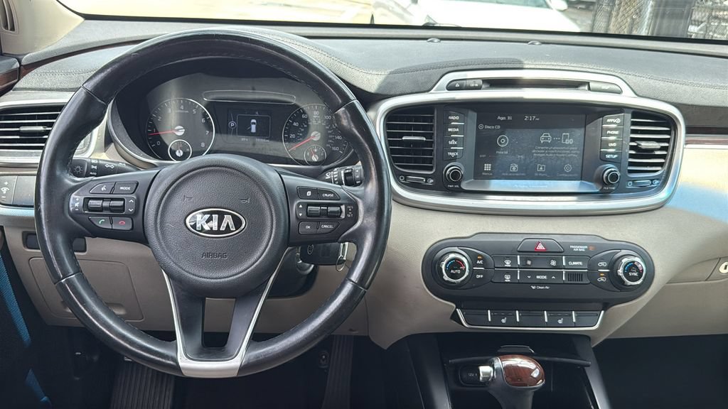 Used 2018 Kia Sorento FWD image 30