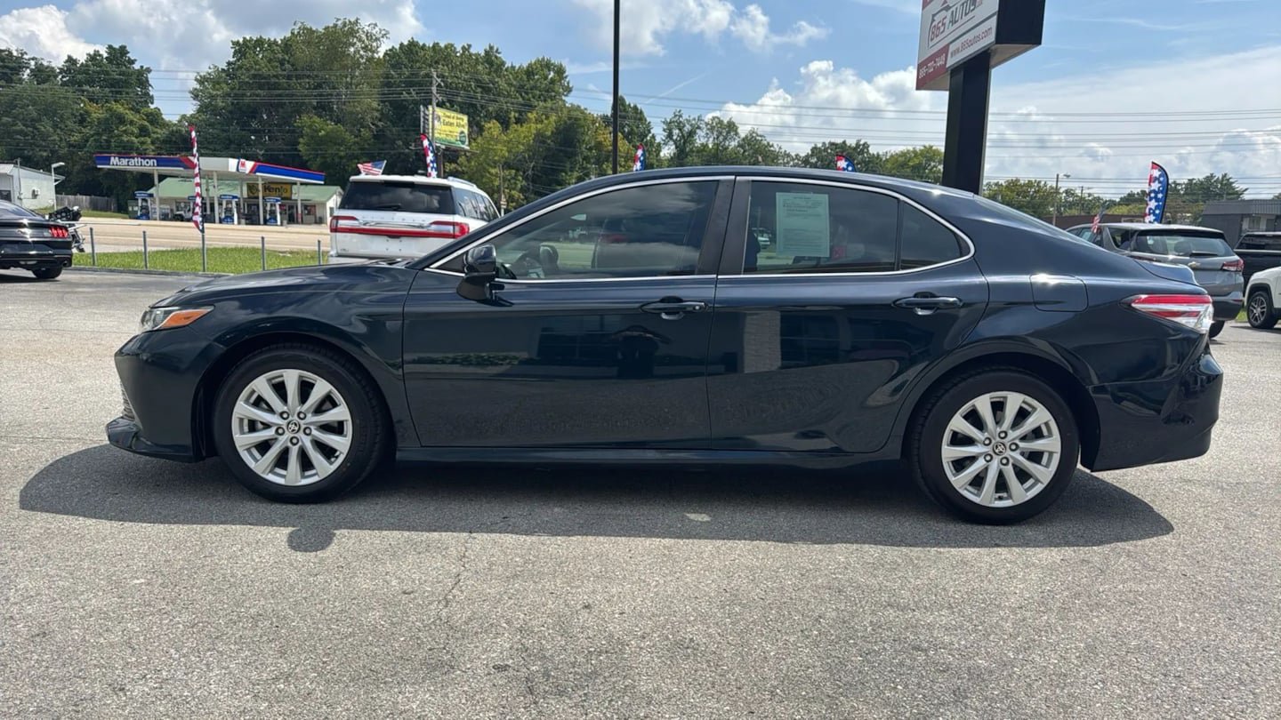Used 2020 Toyota Camry LE FWD image 2