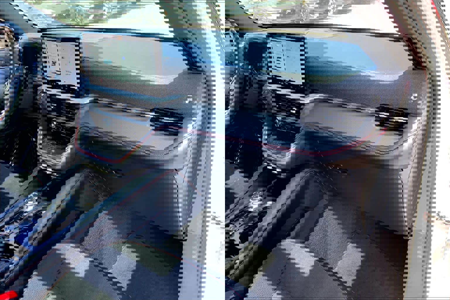 Used 2025 Ford Explorer ST image 17