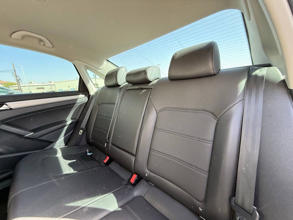 Used 2020 Volkswagen Passat 2.0T SE image 6