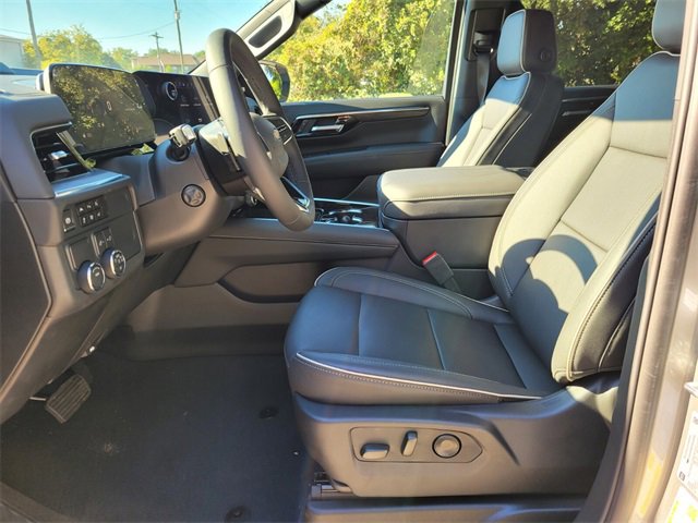 New 2025 Chevrolet Suburban Premier image 14