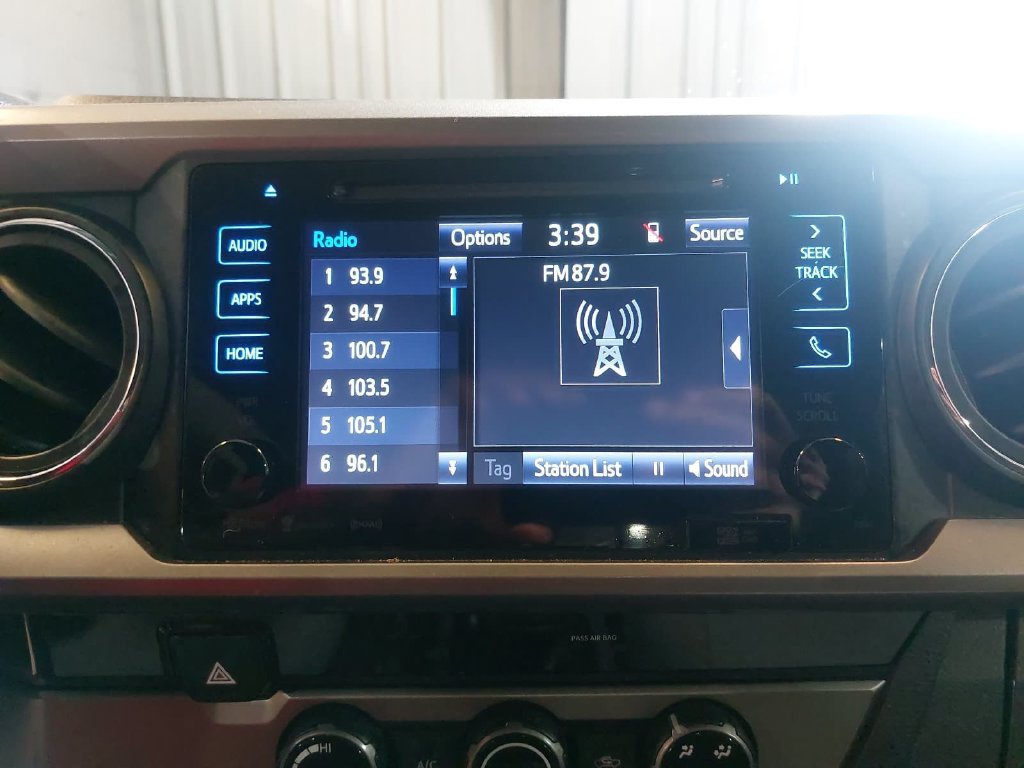 Used 2018 Toyota Tacoma SR5 RWD image 20