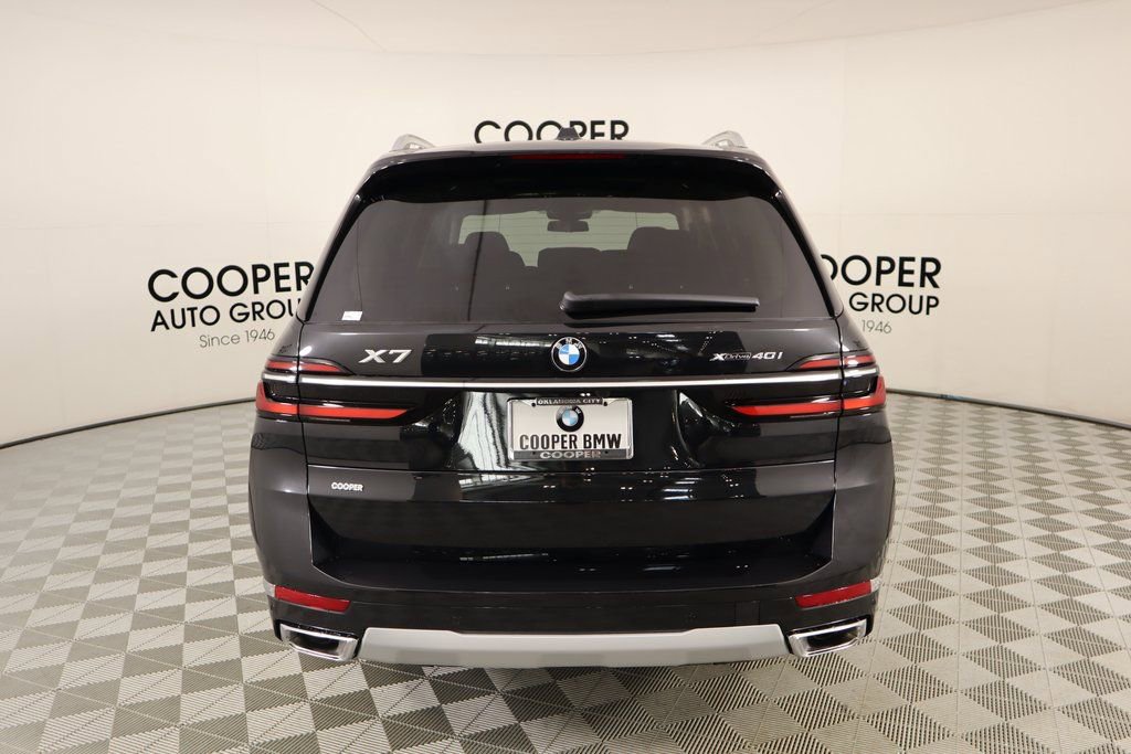 New 2025 BMW X7 xDrive40i w/ Parking Assistance Package image 24