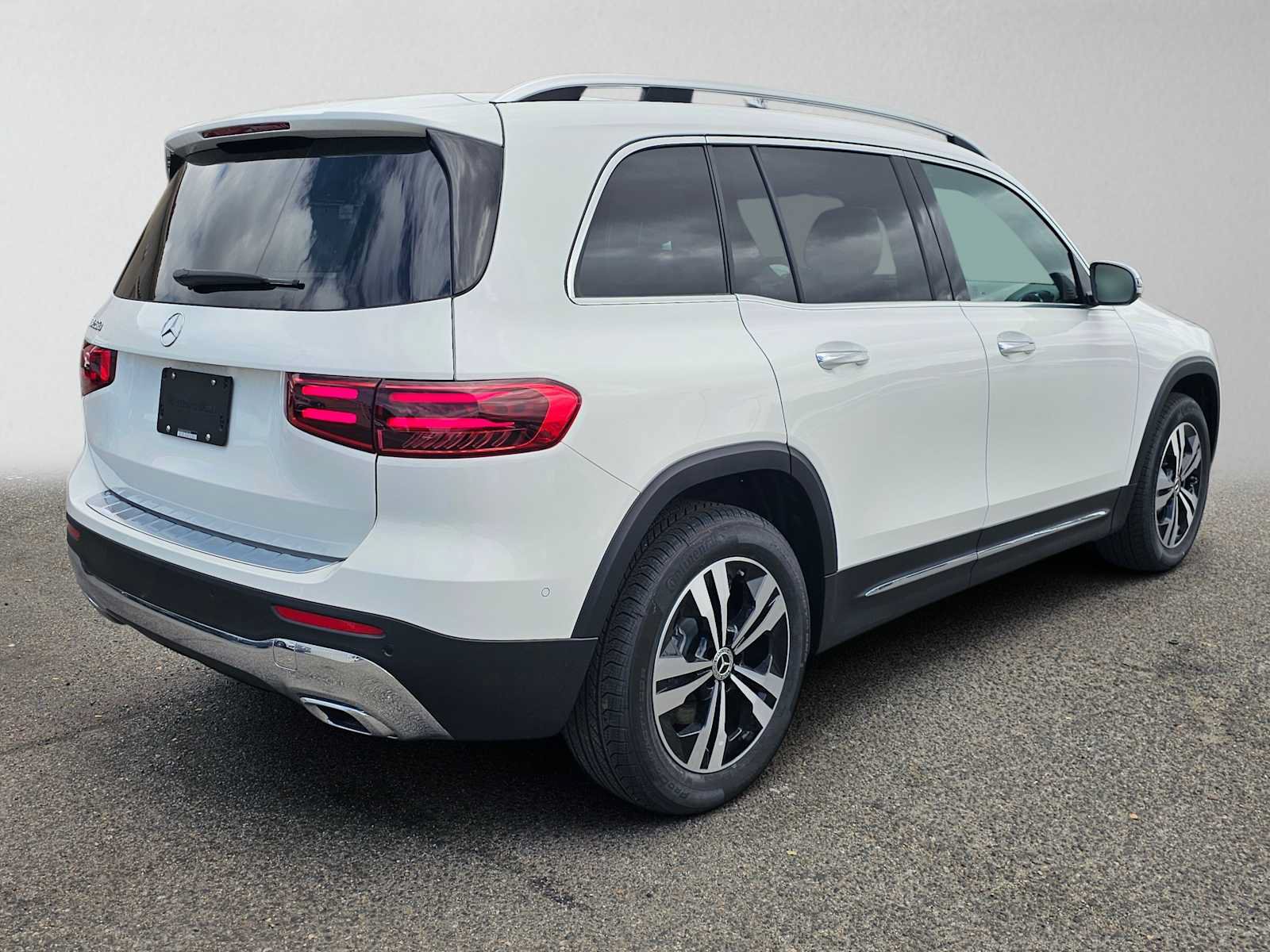 New 2026 Mercedes-Benz GLB 250 image 3