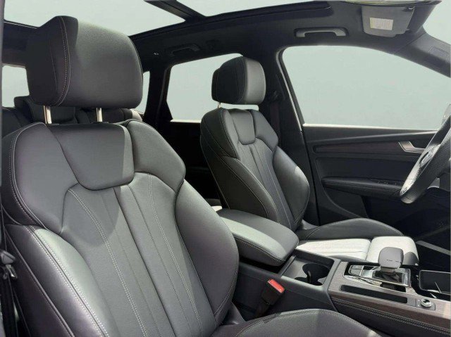 Certified 2025 Audi Q5 e Premium Plus w/ Premium Plus Package AWD/4WD image 30