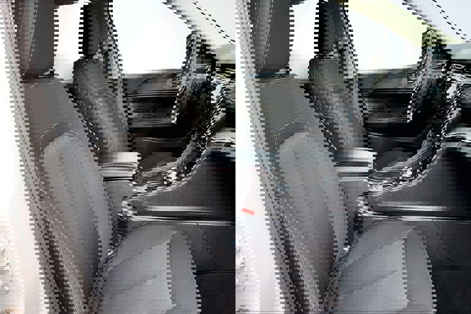 Used 2024 Jeep Grand Cherokee Laredo image 14