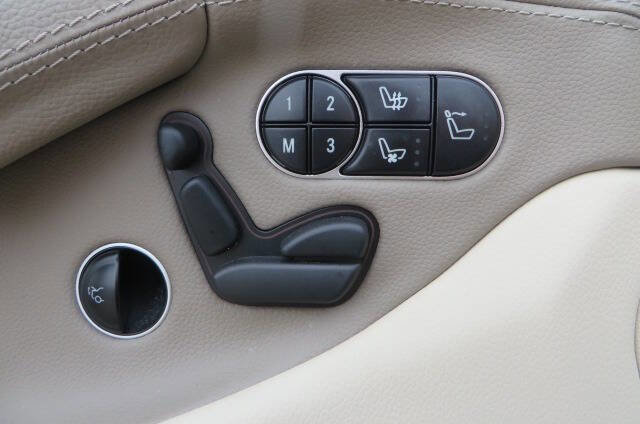 Used 2012 Mercedes-Benz SL 550 image 14