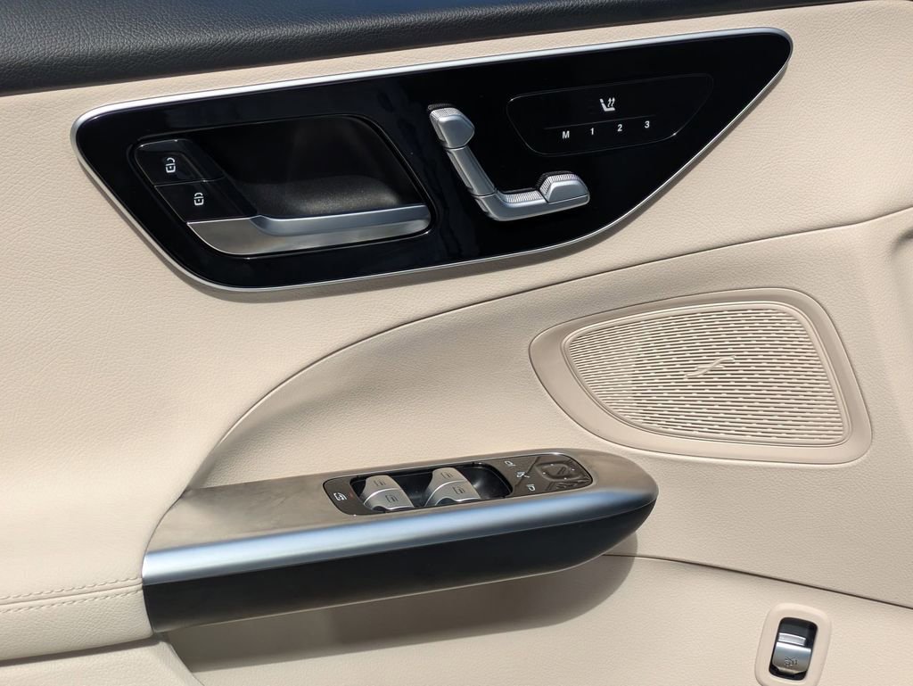 Used 2025 Mercedes-Benz C 300 4MATIC Sedan image 13