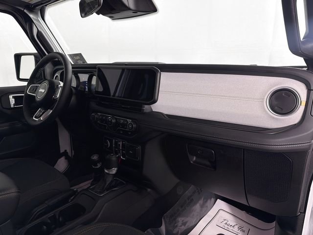 Used 2025 Jeep Wrangler Unlimited Sahara image 28