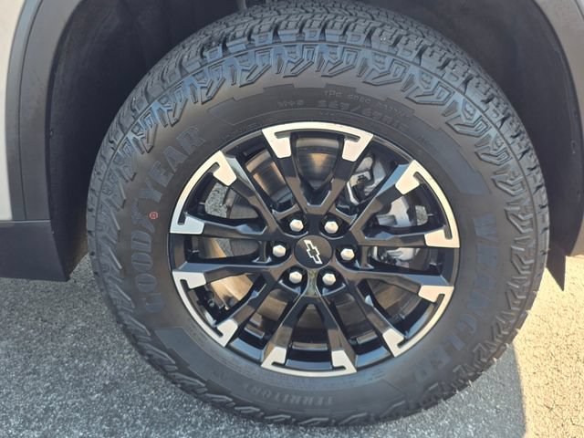 Used 2026 Chevrolet Traverse Z71 w/ LPO, Floor Liner Package AWD/4WD image 19