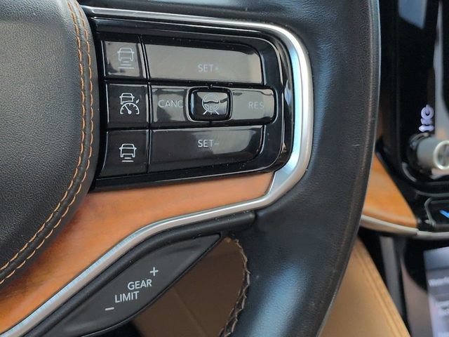 Used 2022 Jeep Grand Wagoneer Series III w/ Rear Seat Video Group 1 AWD/4WD image 27