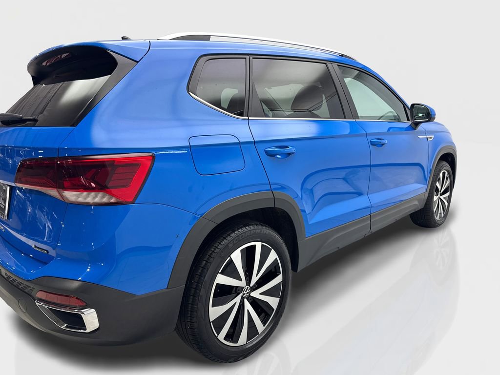 Used 2022 Volkswagen Taos SE w/ Panoramic Sunroof Package AWD/4WD image 13
