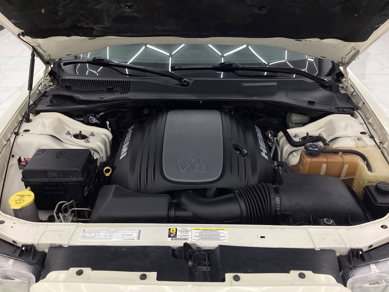 Used 2009 Chrysler 300 C image 43