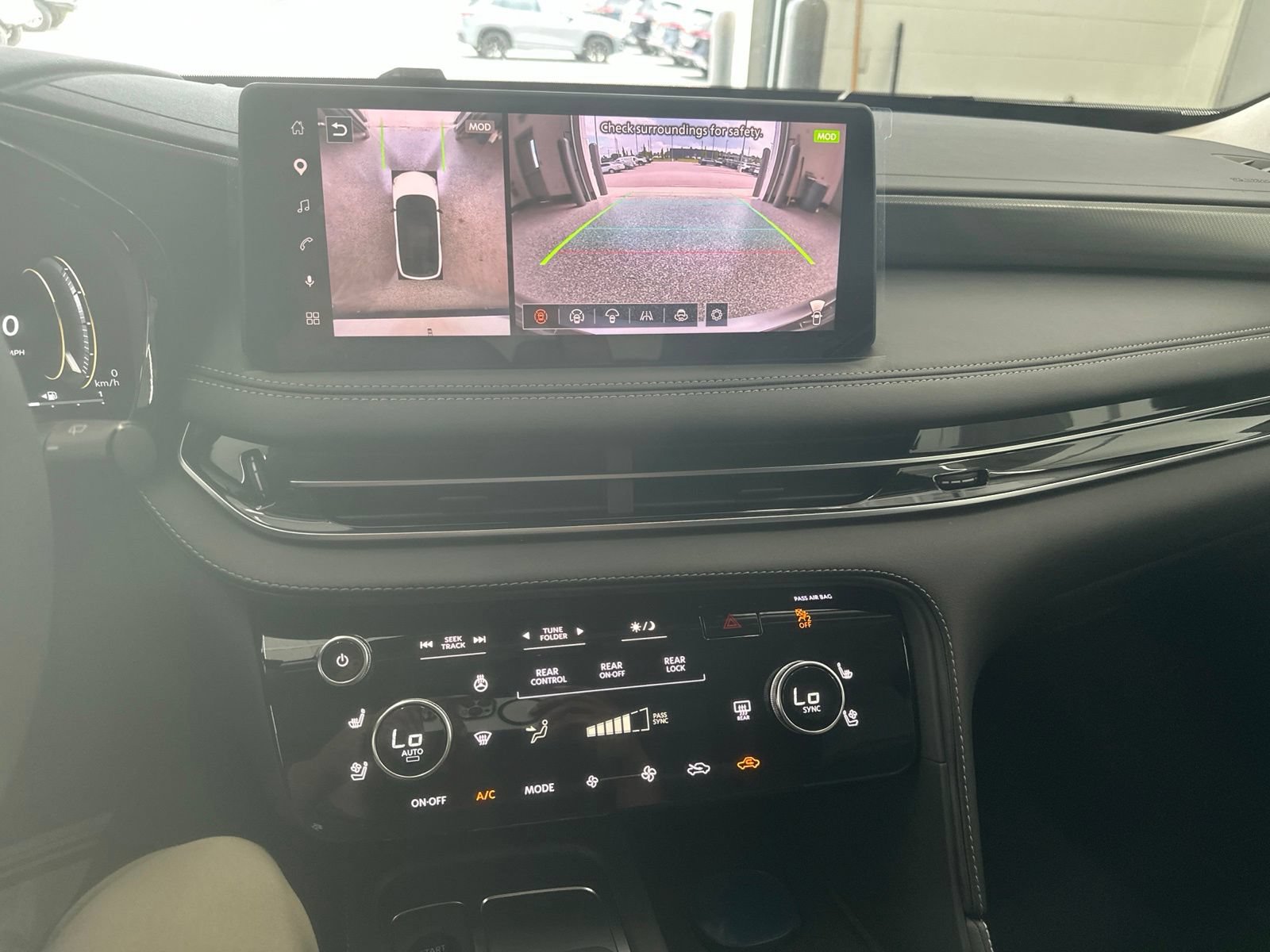 New 2027 INFINITI QX60 Luxe w/ Cargo Package AWD/4WD image 27