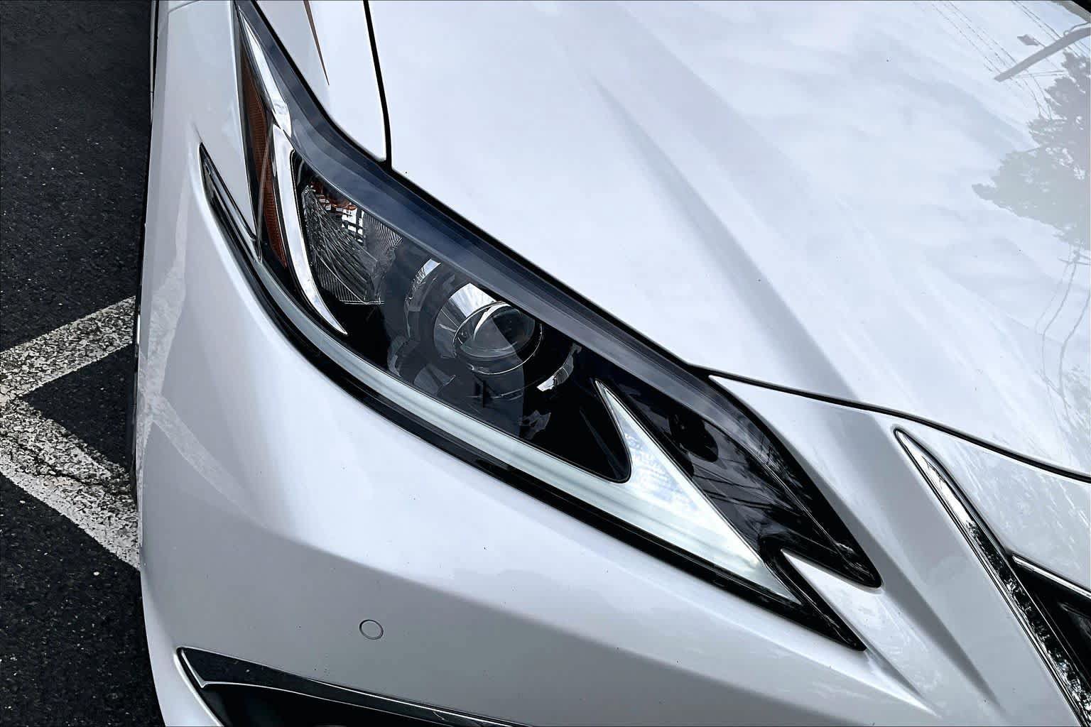 Used 2020 Lexus ES 350 w/ Luxury Package FWD image 32