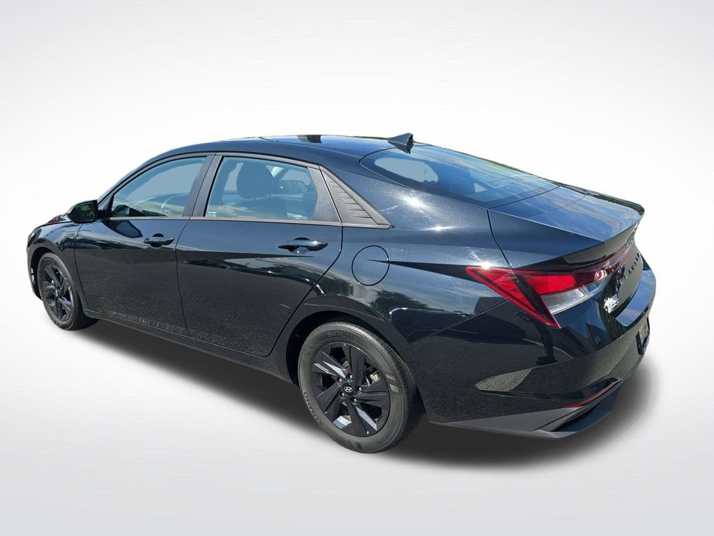 Certified 2022 Hyundai Elantra SEL w/ Convenience Package FWD image 4