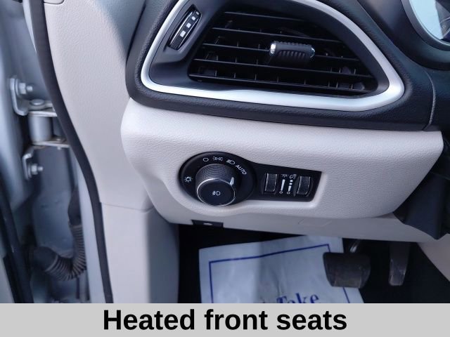 Used 2024 Chrysler Pacifica Touring-L FWD image 14