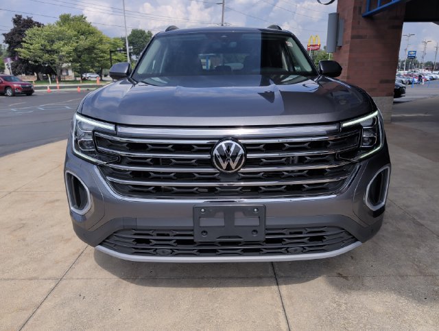 Used 2025 Volkswagen Atlas SE FWD image 10
