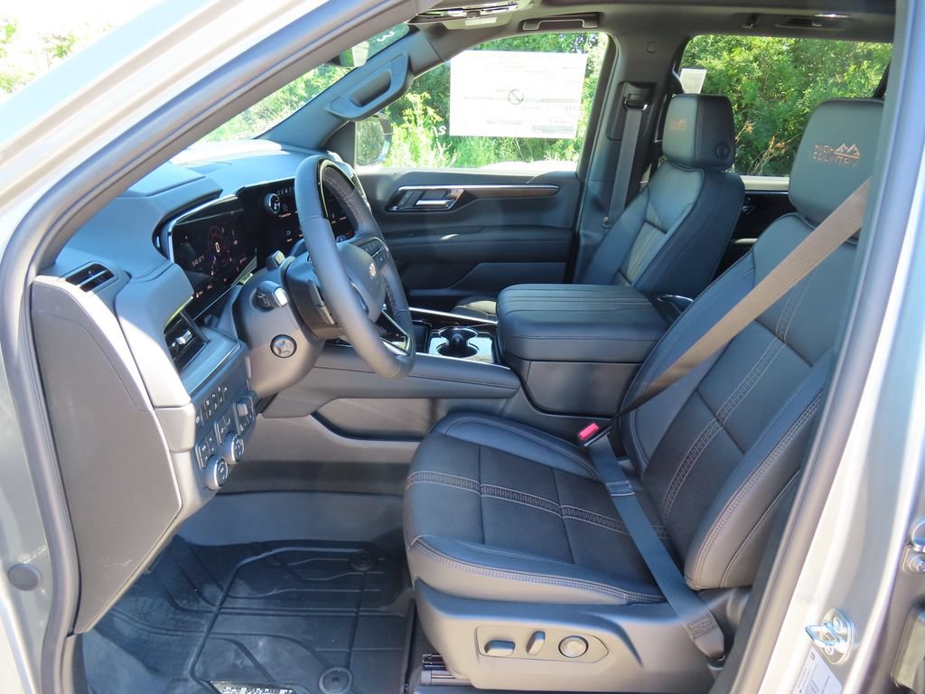 New 2026 Chevrolet Suburban High Country AWD/4WD image 25