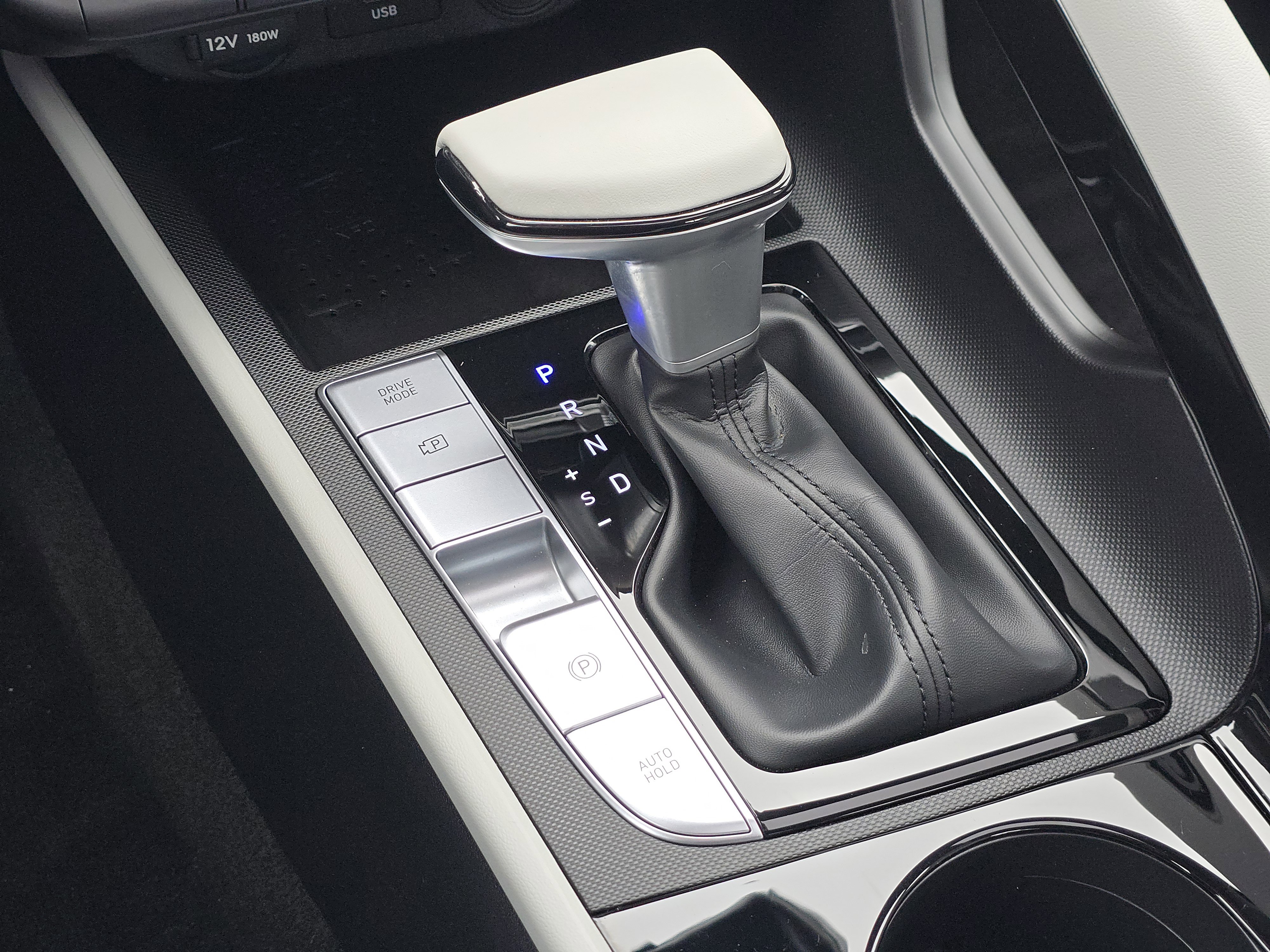 Used 2022 Hyundai Elantra Limited w/ Cargo Package image 23