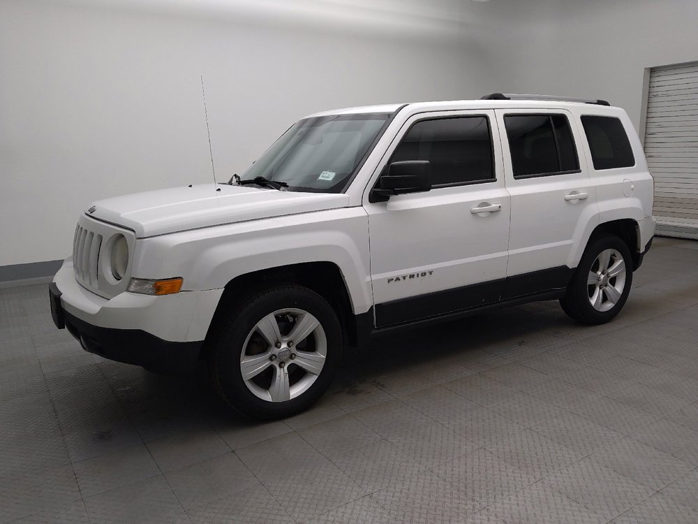 Used 2014 Jeep Patriot Limited w/ Sun/Sound Group FWD image 2