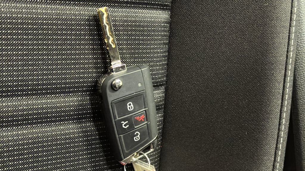 Used 2024 Volkswagen Tiguan S image 30