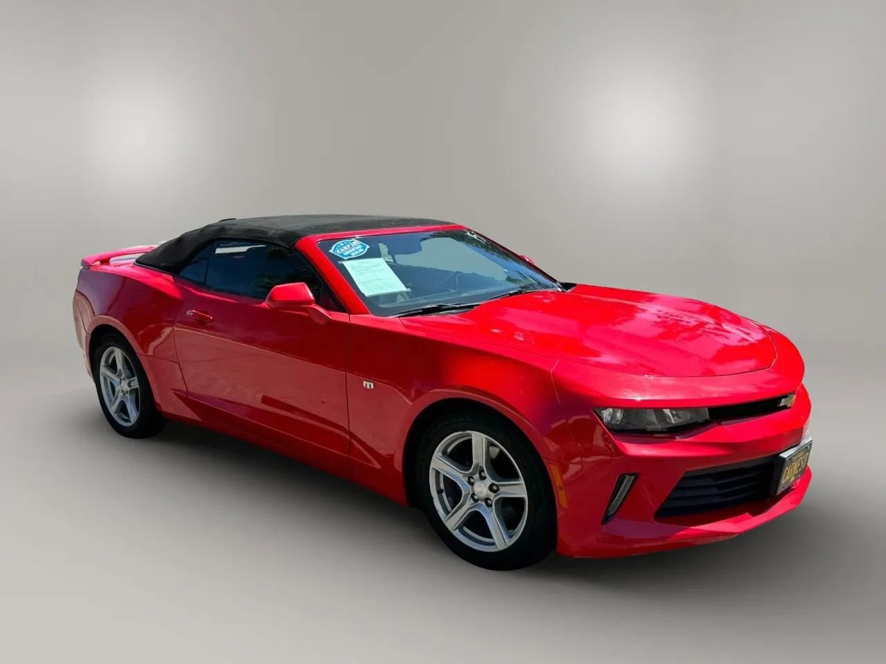 Used 2018 Chevrolet Camaro LT RWD image 2